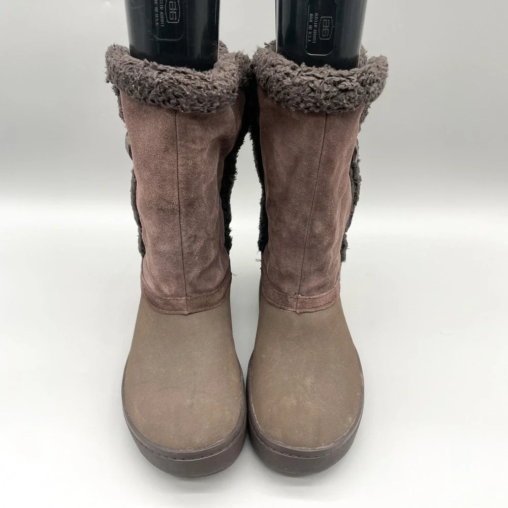 Crocs Modessa Button Suede Boots Brown Faux Fur Lined Womens 8 Cozy Casual Snow